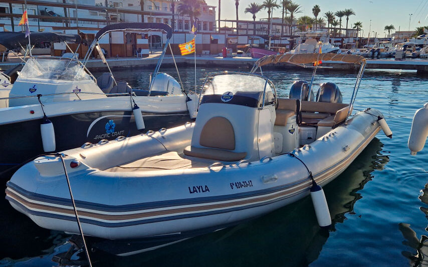 ALQUILER ZODIAC MEDLINE 850 2xYamaha F200 CV​ 1